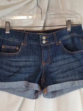 So Cuffed Hem Jean Shorts Size 7 Women’s